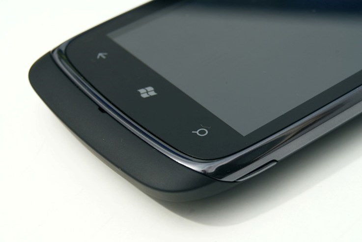 Nokia Lumia 610 (10).jpg